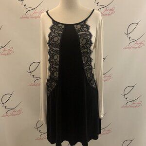 Mon Ami. Size Medium. USA. Viscose Blend Tunic/Dress with Lace Overlay. B46